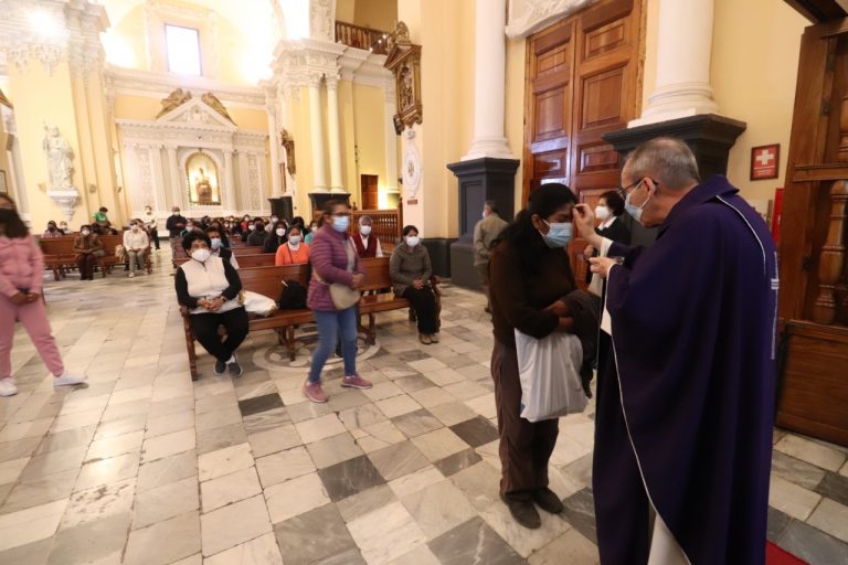 Arquidiócesis inicia camino cuaresmal con Miércoles de Ceniza