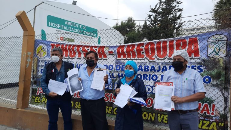 Continúan las protestas de los trabajadores de salud contra el director del Hospital Honorio Delgado