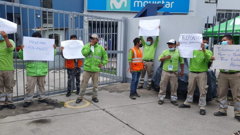 Personal de la empresa Ezentis denuncia falta de pagos por parte de Movistar