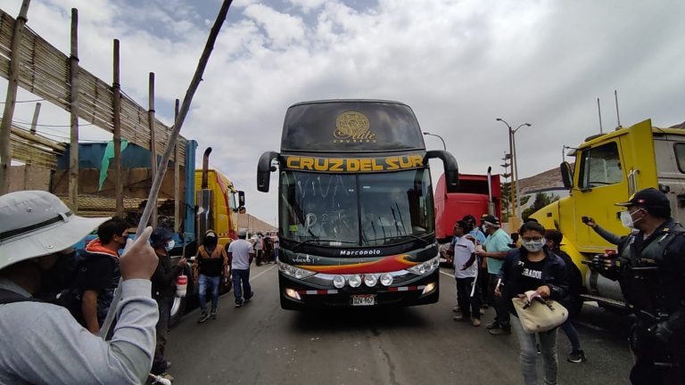 Tránsito vehicular restringido por el kilómetro 48 en Arequipa