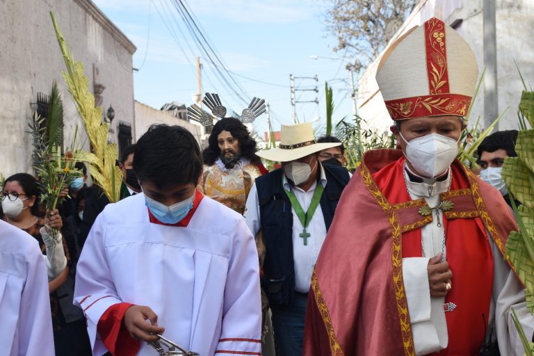Luego de dos años, fieles arequipeños celebran el Domingo de Ramos