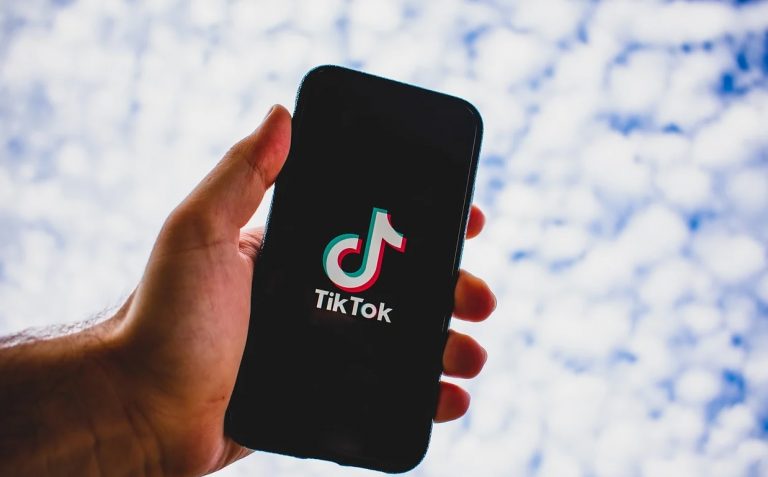 TikTok prueba nuevas funciones para eliminar contenido ofensivo