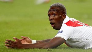 Advincula podría perderse el repechaje