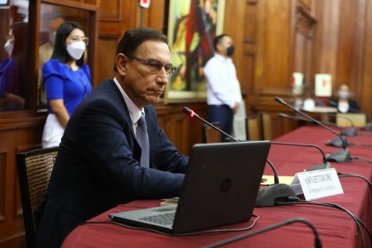 Revelan chats íntimos de Martín Vizcarra sobre presunta infidelidad con excandidata al Congreso