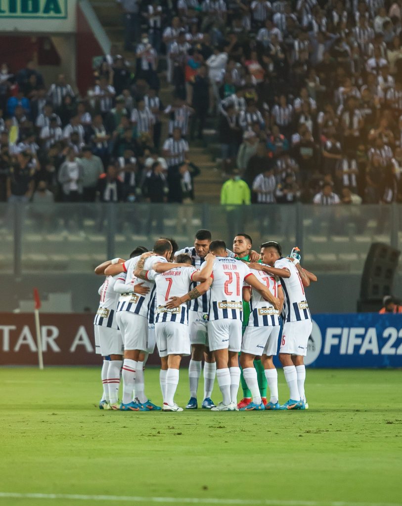 Alianza Lima perdió contra Fortaleza por 0-2.