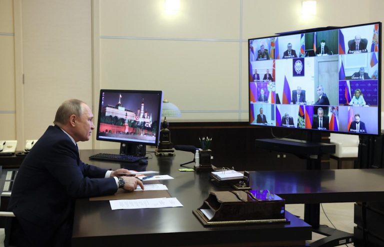 Vladimir Putin denuncia aumento sustancial de ciberataques contra Rusia