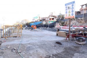 Obras en loza deportiva de pueblo joven Señor de Huanca