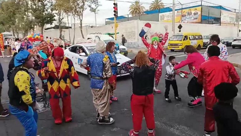 Payasitos celebran su día con gran pasacalle y show de gala en Arequipa