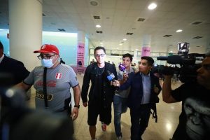 Lapadula llegó a Barcelona para unirse a la selección peruana