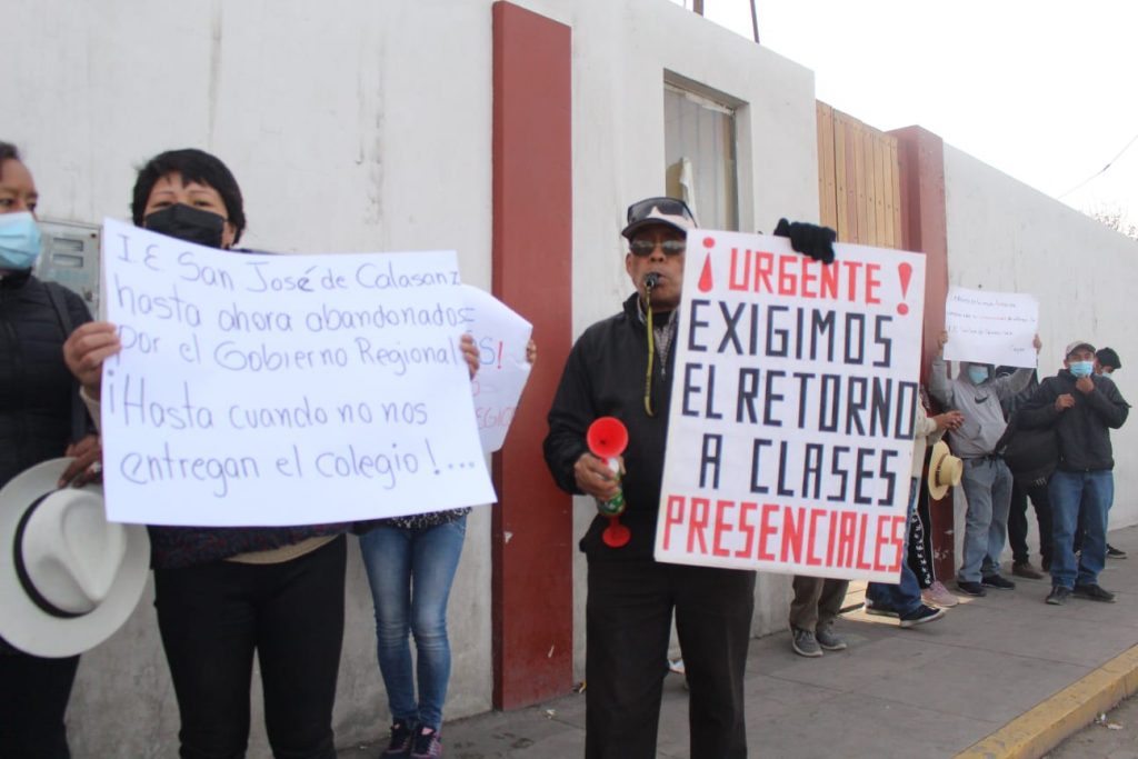 Padres denuncian el abandono de obras del colegio San José de Calasanz
