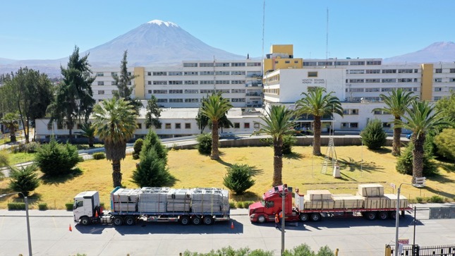 Trabajadores del Hospital Honorio Delgado en huelga indefinida