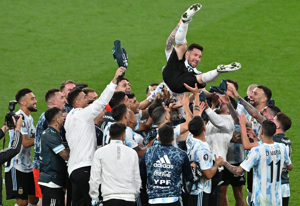 Foto: Copa América - Celebraciones de jugadores argentinos luego de ganar la Finalissima.