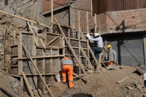 graderías del pueblo joven Señor de Huanca en su etapa final