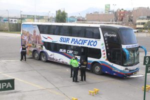 Hombre muere en el interior de bus interprovincial