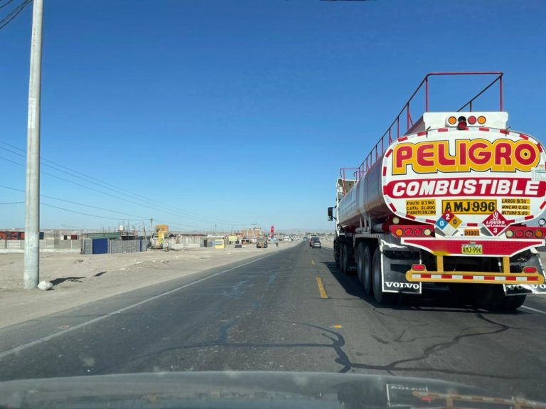 Arequipa: Tránsito libre en carreteras por suspensión de paro