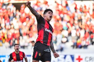 Foto: Diego Ramos / HBA Noticias - Celebreación de Iberico luego del gol a UTC en el torneo local.