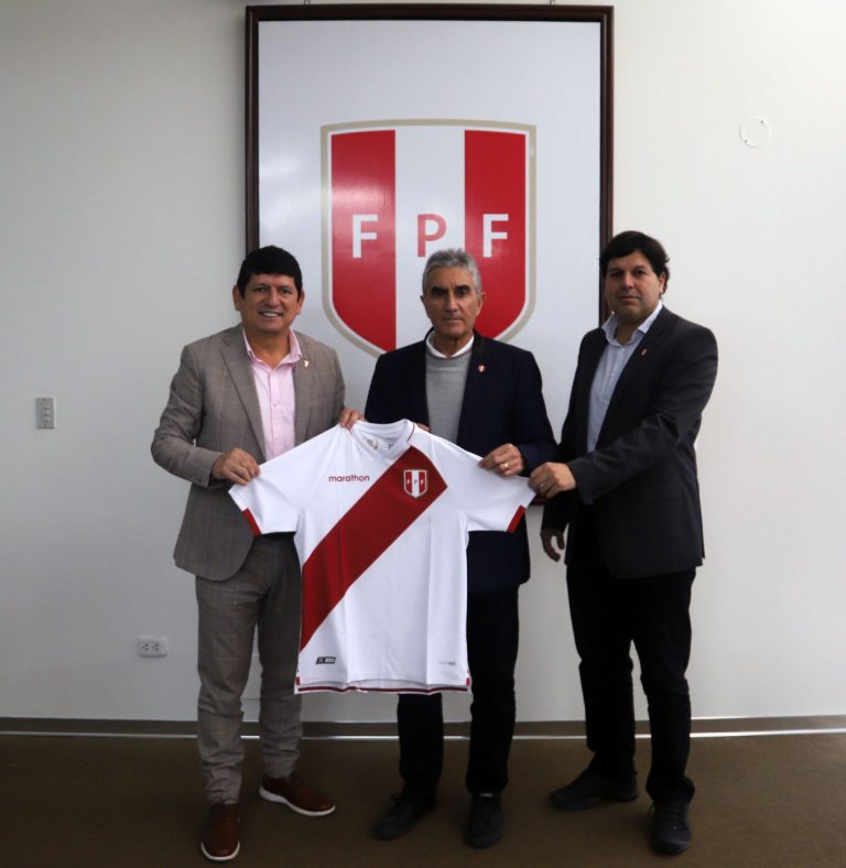 Oblitas es anunciado como nuevo Director General de Fútbol