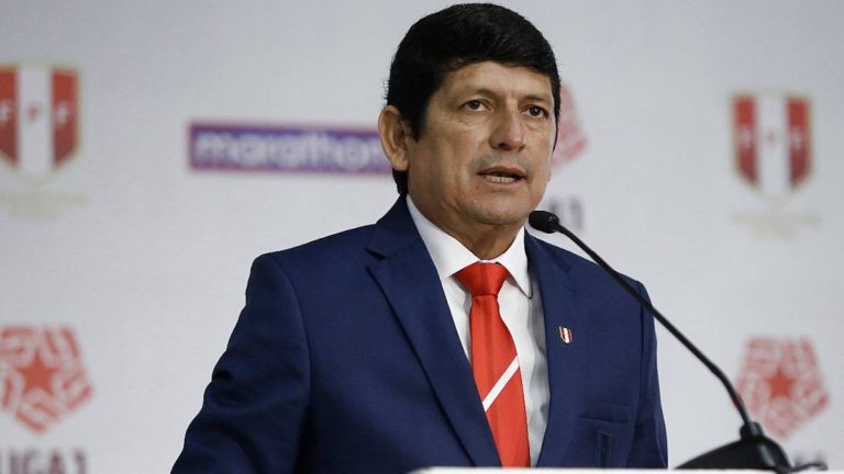 Los maltratos de Agustín Lozano al fútbol peruano