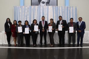 comuna entrega reconocimientos a maestros con 25 y 30 años de servicio