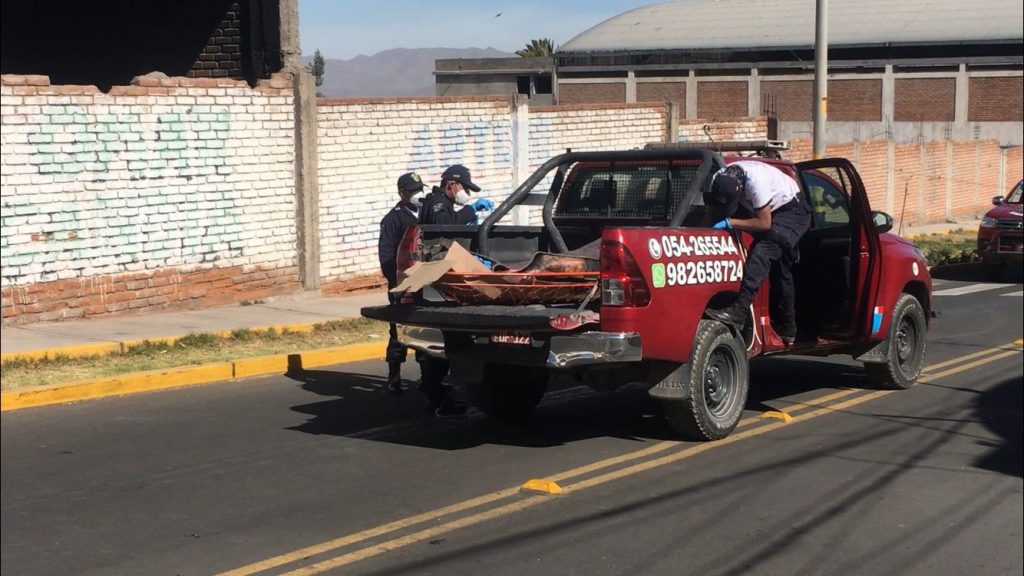 Vecinos habrían denunciado la pesencia de un cadáver por el olor fétido que se sentía en el aire hace 5 días.