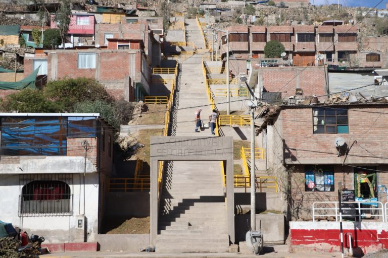 Mariano Melgar: construcción de graderías beneficiará a vecinos de la zona de Señor de Huanca