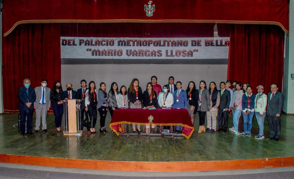 Jóvenes peruanos se suman a la participación de programas parlamentarios en conocimiento sobre la democracia y gobernabilidad.