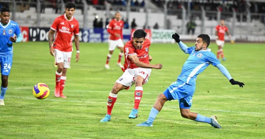 Foto: Ovación - Binacional venció 3-2 a Cienciano en el Torneo Apertura.