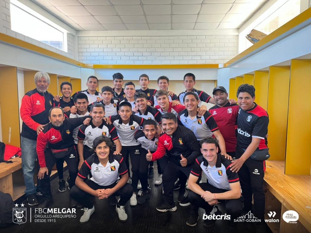 Celebración de Melgar luego de vencer a Cusco FC y clasificar a los cuartos de final del Torneo de Reservas., donde enfrentarán a UTC.