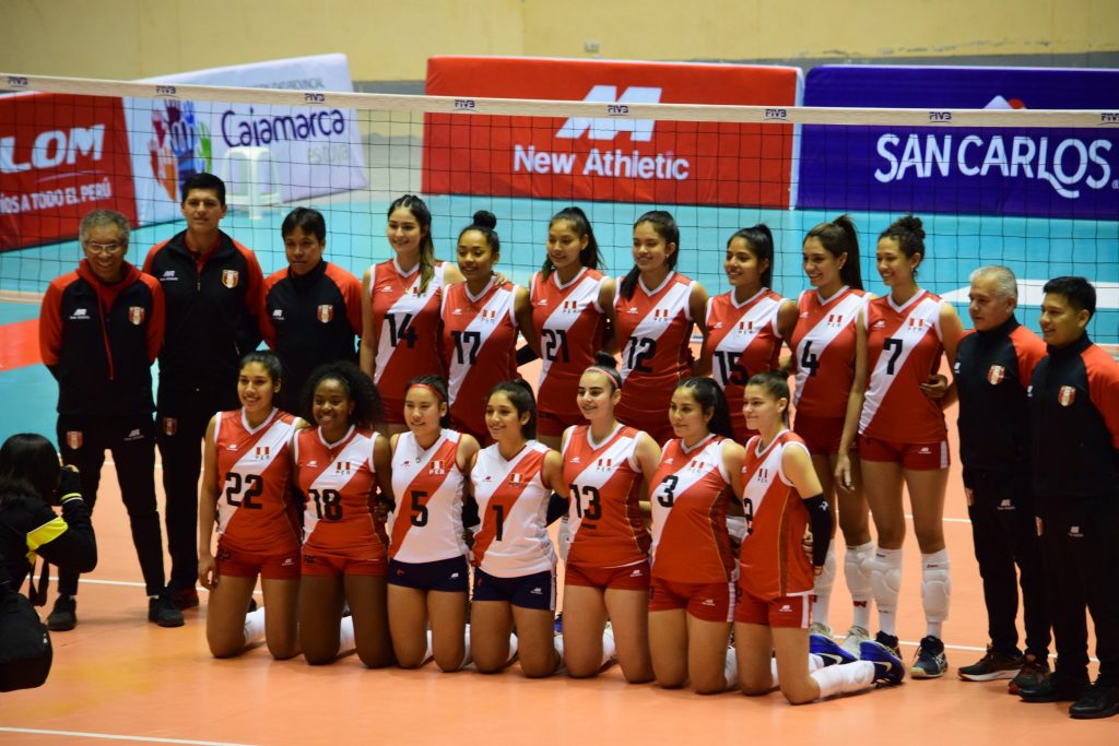 Lucio.audiovisual - Equipo completo de Perú para el Sudamericano de Vóleibol Femenino SUB 21.