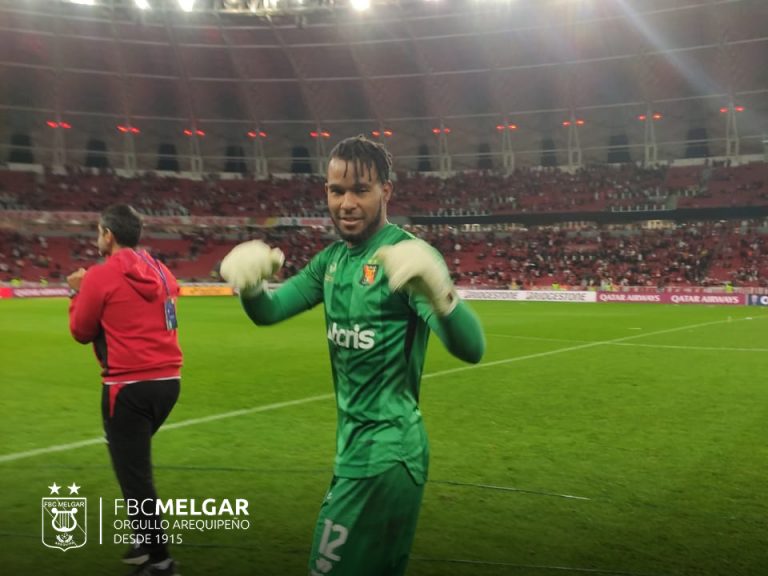 Melgar se hizo enorme en Porto Alegre y avanzó a semifinales de la Copa Sudamericana