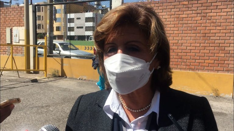 Arequipa: Vacunación contra la COVID-19 peligra por falta de personal