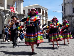 Así se vivió pasacalle del Festidanza 2022 por el mes de Aniversario de Arequipa