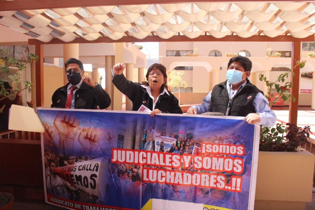 Arequipa: Trabajadores de la Corte Superior de Justicia acatan paro de 24 horas