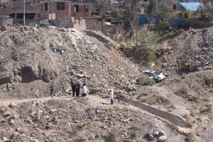 El taxi habría huido cuando la Policía Nacional junto a la DIVINCRI, realizaban un control en la calle Leticia, esta mañana.