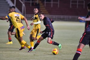 Foto: Diego Ramos / HBA Noticias - Melgar y Cantolao cerraron la fecha 7 del Torneo Clausura.