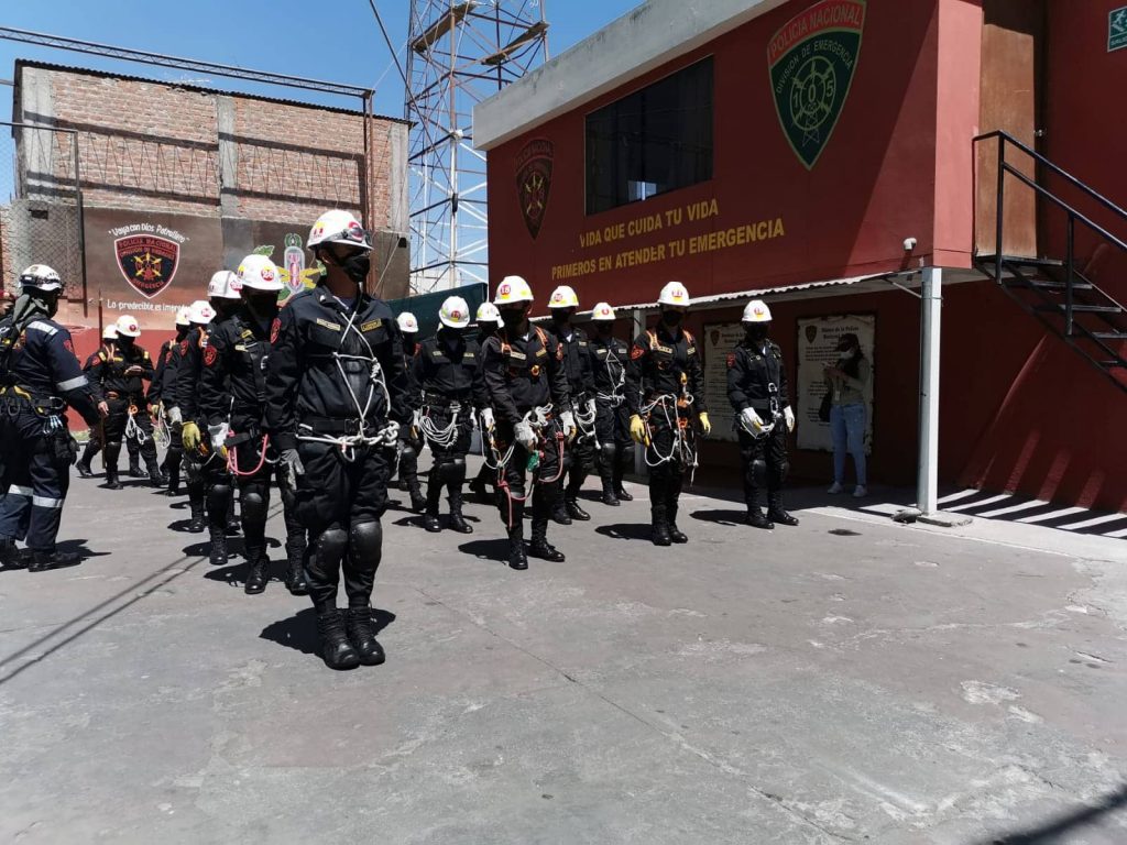 Efectivos policiales capacitados para situación de emergencia. Fotos: HBA Noticias /Rene Oblitas