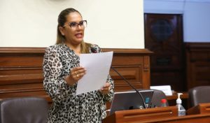 Congreso: Digna Calle pide a Comisión de Constitución declararse en sesión para aprobar el adelanto de elecciones