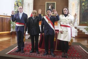 César Landa y Jenny Ocampo Escalante juraron como ministros de Relaciones Exteriores y Desarrollo Agrario y Riego