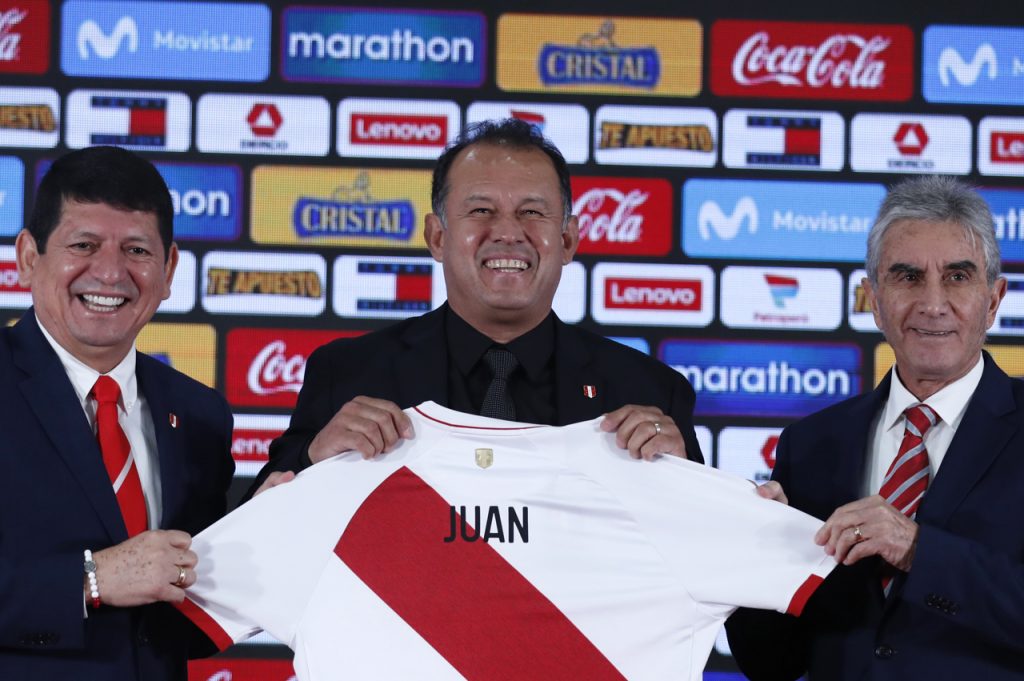 Juan Reynoso tendrá su primer examen al mando de la Selección Peruana esta noche.