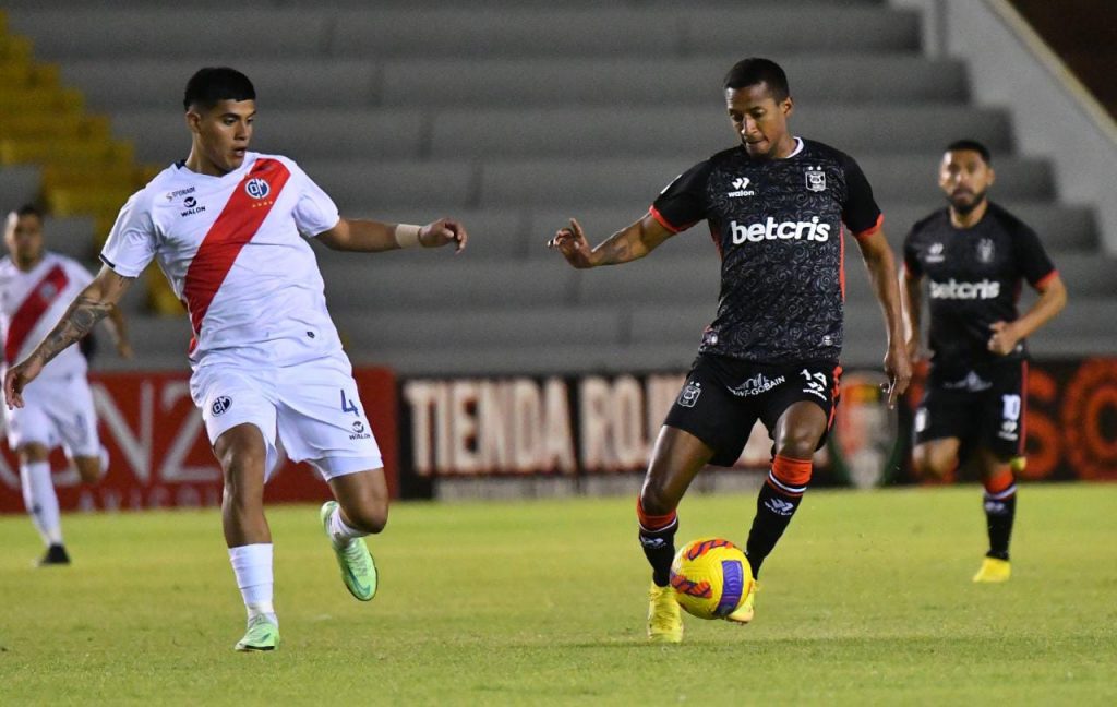 Por la fecha 11 del Torneo Clausura, Melgar superó 6-2 a Deportivo Municipal.