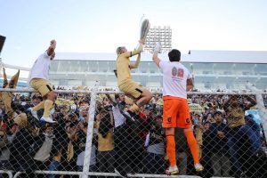 Celebraciones de Cusco FC tras volver a la primera división del fútbol peruano en 2022.