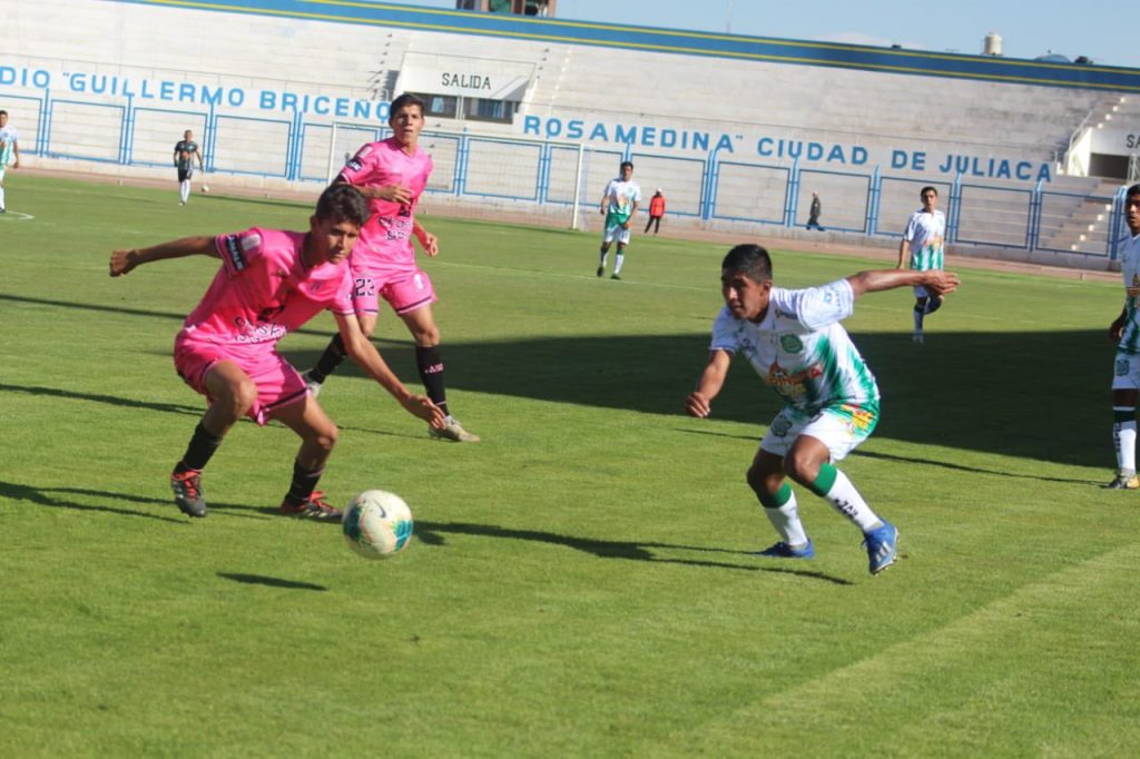 El estadio Guillermo Briceño Rosamedina fue el escenario del empate de Los Tigres de Cayma en la primera jornada de la etapa nacional de la Copa Perú.