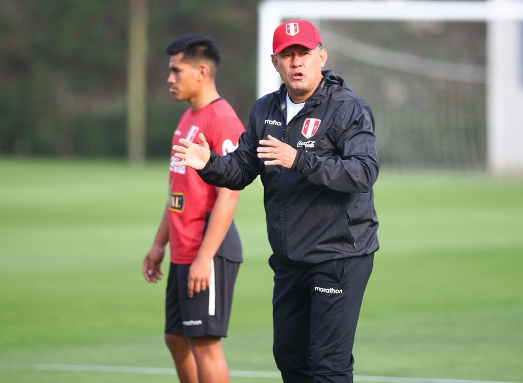 Juan Reynoso, DT de la Selección Peruana.