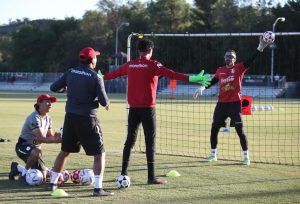 Innovadores técnicas para entrenar a los guardametas de la Selección Peruana por parte del comando técnico de Reynoso.