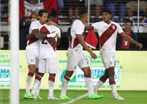 Selección Peruana - Celebraciones del primer gol del equipo dirigido por Juan Máximo Reynoso.