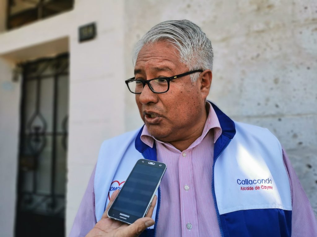El candidato a la alcaldía del distrito, Juan Callacondo, exhortó a los ciudadanos a unirse y combatir la corrupción del país.