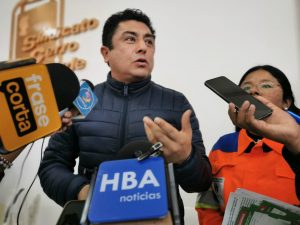 El congresista mostró su desgrado ante estas propuestas e indicó que no es posible que las elecciones se adelanten.