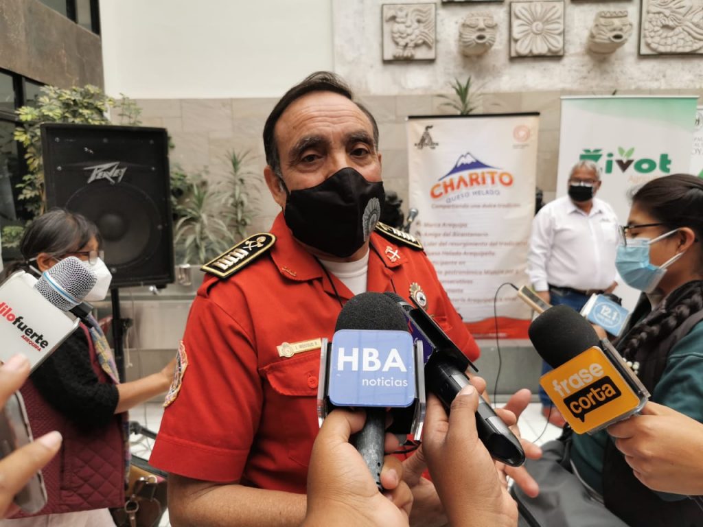 Representante de IV comandancia de bomberos de Arequipa, Jorge Mostajo