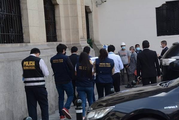 Fiscalía llegó a Palacio de Gobierno para incautar material de las cámaras de seguridad