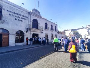 Cayma: Vecinos se oponen al retiro de cadáveres en el cementerio tradicional para la construcción de más pabellones